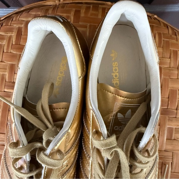 ADIDAS ORIGINALS SUPERSTAR 80S METAL "GOLD"
GOLD MET./GOLDMET./OFFWHITE Size 6.5 - Picture 11 of 15